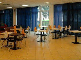 New Generation Chic Sempione Hostal *